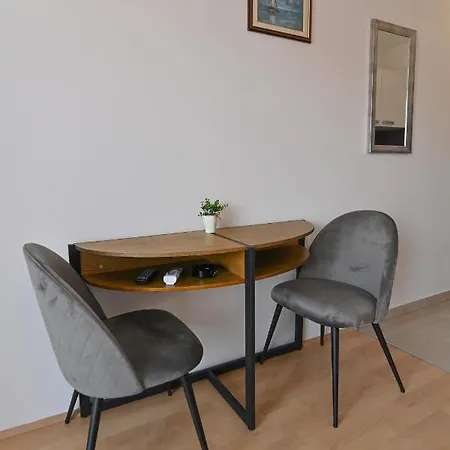 & Jadranka בית הארחה