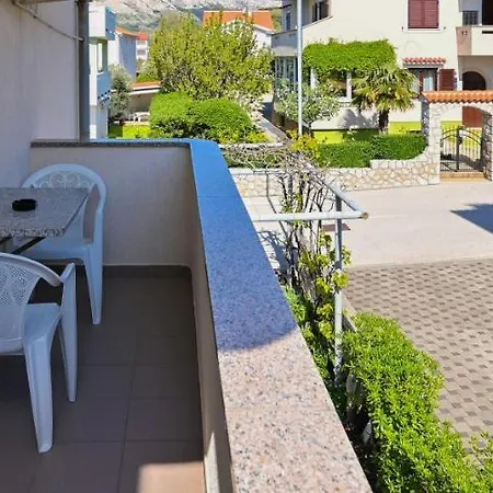 & Jadranka באסקה